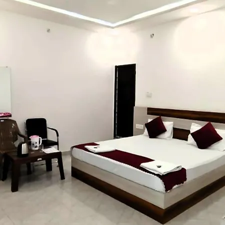 Gr Hotel Mateshwari Palace Ayodhya - Hotel-At-Prime-Location Spacious-Room Exterior photo