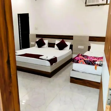 Gr Hotel Mateshwari Palace Ayodhya - Hotel-At-Prime-Location Spacious-Room Exterior photo