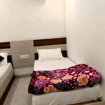 Gr Hotel Mateshwari Palace Ayodhya - Hotel-At-Prime-Location Spacious-Room Exterior photo