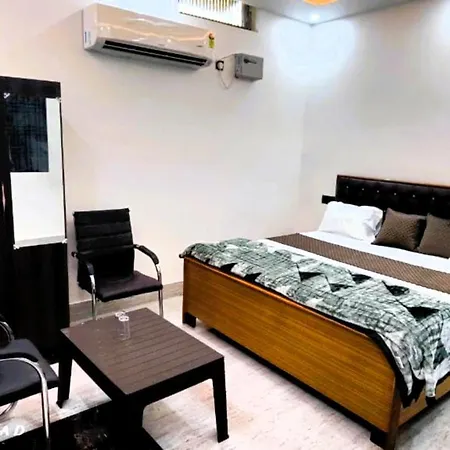 Gr Hotel Mateshwari Palace Ayodhya - Hotel-At-Prime-Location Spacious-Room Exterior photo